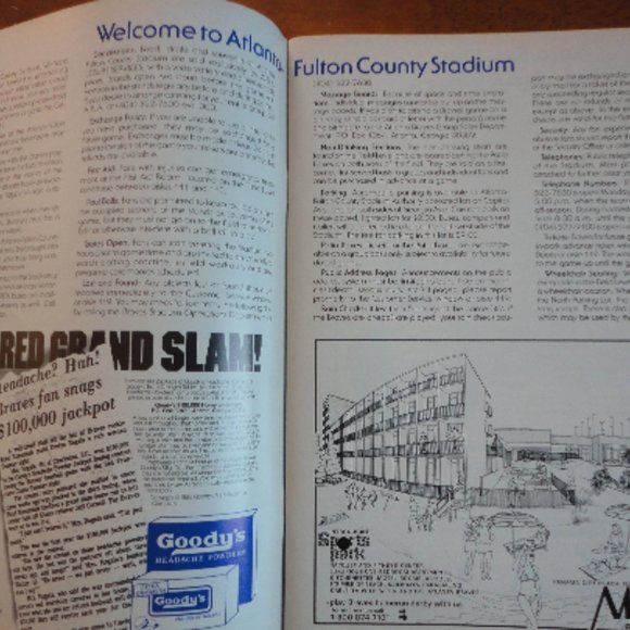 1985 Atlanta Braves Official Program, Volume 20, No. 3 - Picture 4 of 8